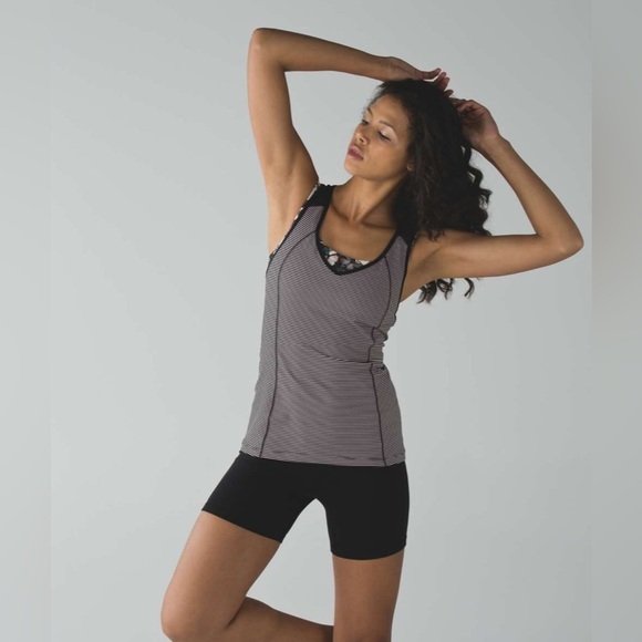 Lululemon Size 4 Tank Top with Built In Bra Lululemon Super Sport Tank # W1M53S. - Picture 1 of 8